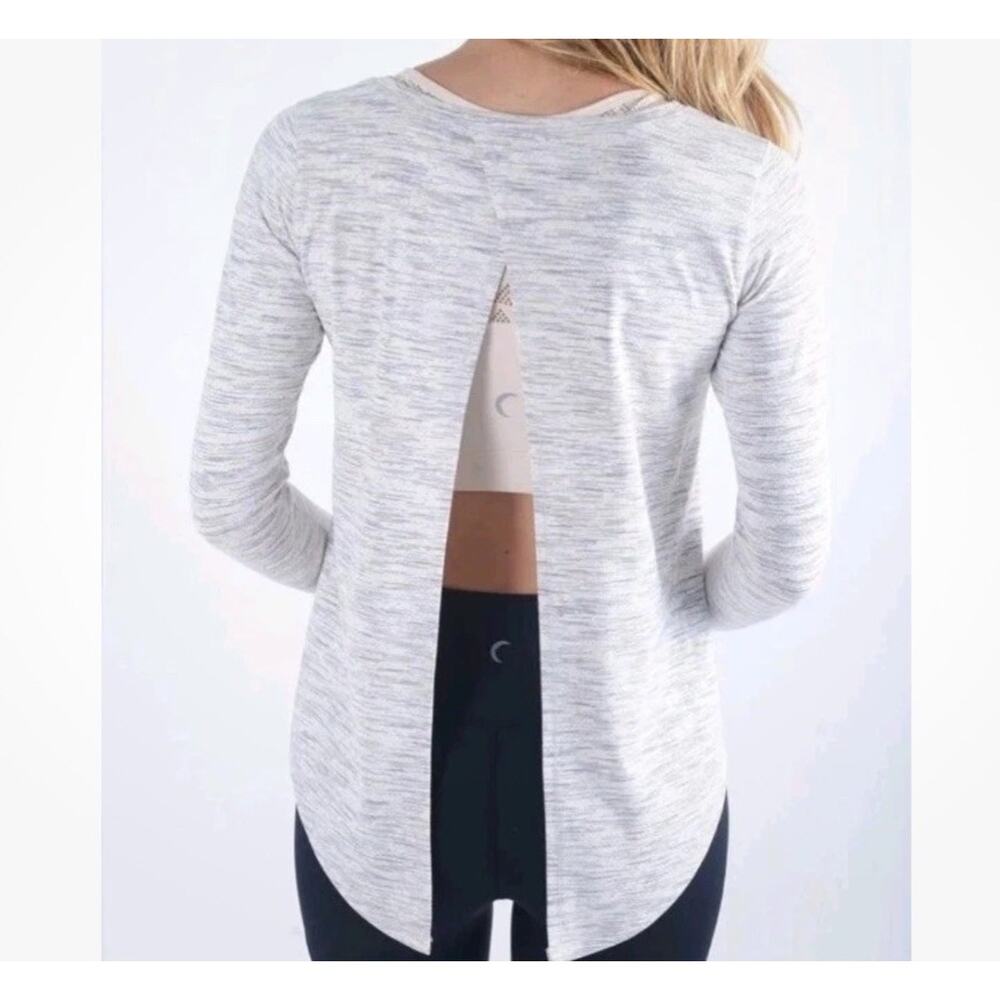 ZYIA Active Gray Ash Split Back Long Sleeve Tee Reflective Women's Sz. Medium - Picture 2 of 15